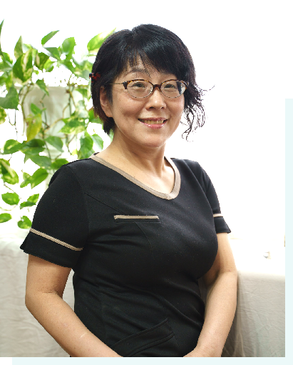 スタッフ Staff | クリスタルビューティー 広島 天然100%ヘナ 美と健康のエステ